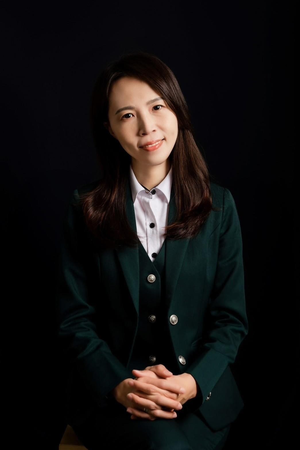 劉羽菲（小飛）高屏房仲・專業房產顧問